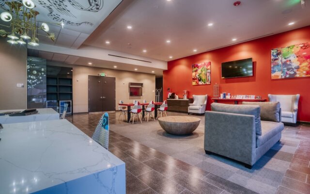 Best Western Premier NOHO Inn