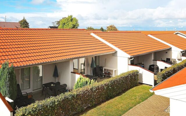 Cozy Holiday Home in Ã†rÃ¸skÃ¸bing near Sea