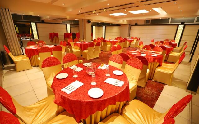 Hotel Amrapali Grand