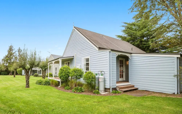2 Bedroom Cottage near Huka Falls – Outside – Taupo