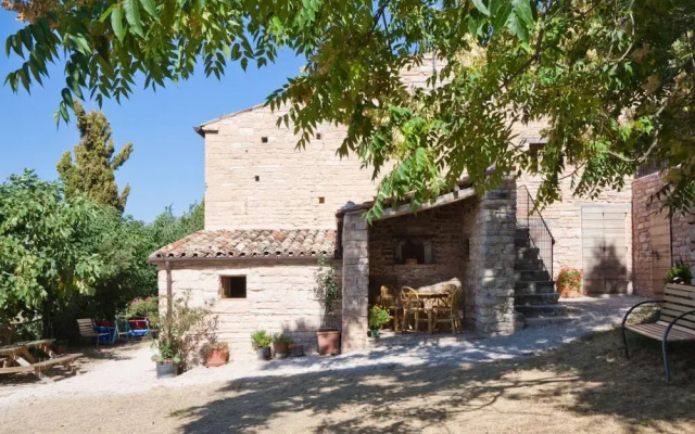 Graceful Holiday Home in Acqualagna With Swimming Pool