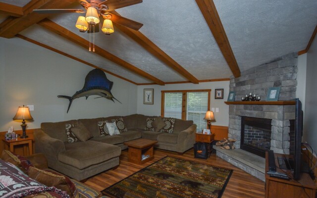 Knotty Pines 3 Bedroom House