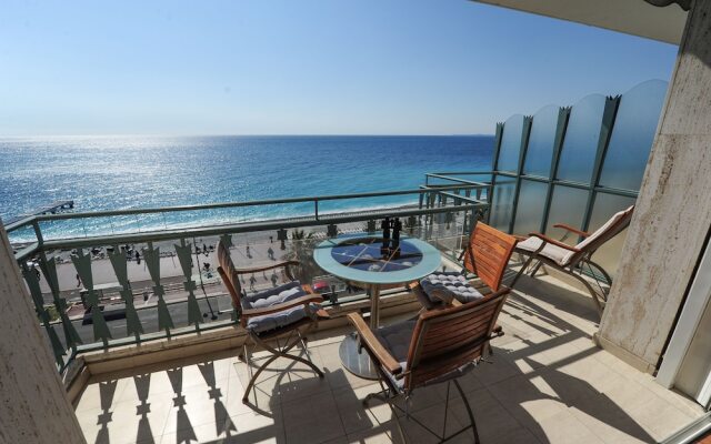 Le Majestic Promenade - 5 Stars Holiday