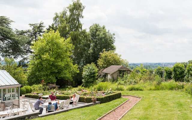 Ravishing Holiday Home in Ronse With Sauna