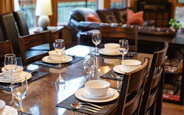 Begbie Snug by Revelstoke Vacations