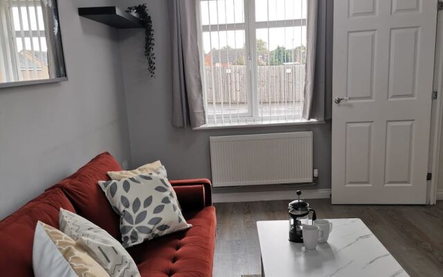 Olive and Carol's Beautiful 3-bed House in Walsall