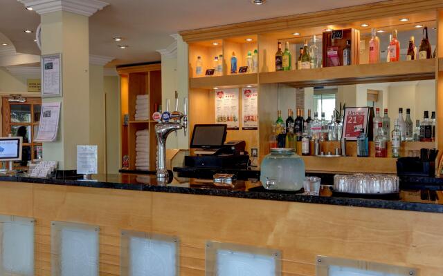 Crowne Plaza East Midlands Airport by IHG