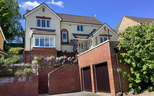 9 St Georges Hill
