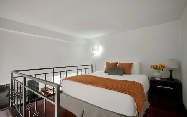 Charm Suite Saigon Hotel