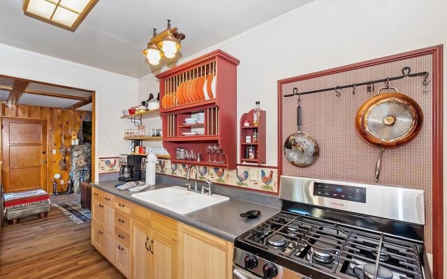 031 - Paradise Pines