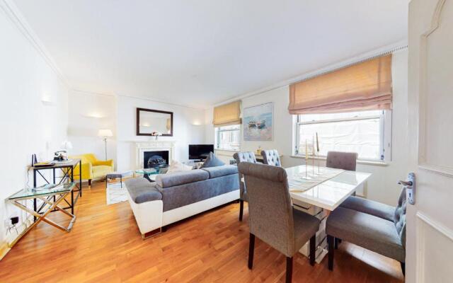 Stay In Bond Street