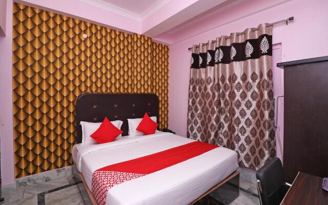 OYO 33471 Hotel Magadh Empire