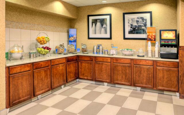 Hampton Inn & Suites Palmdale