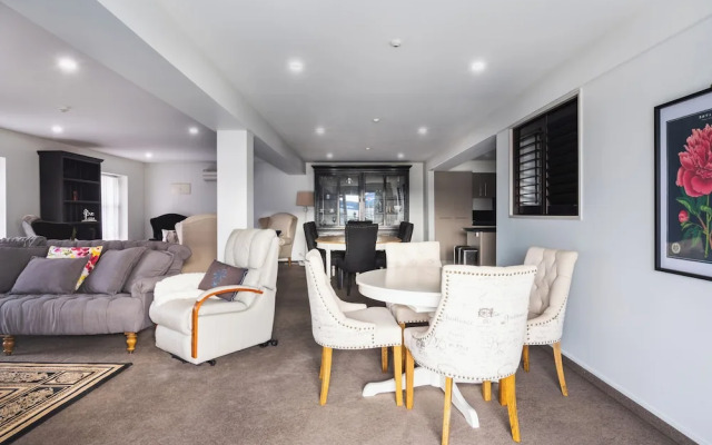 Manor Place Apartment