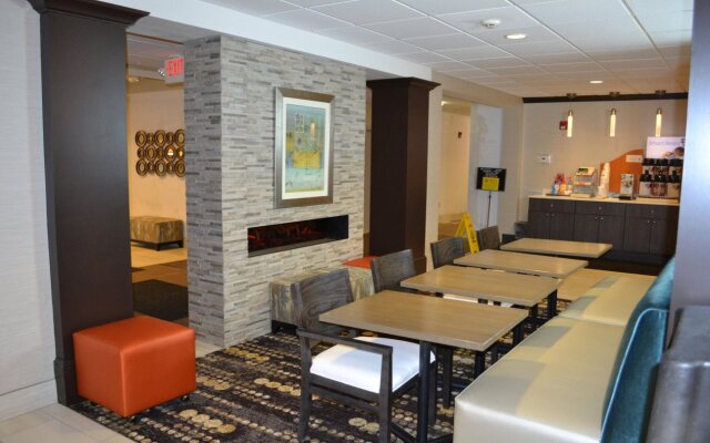 Holiday Inn Express & Suites Kent - University Area by IHG