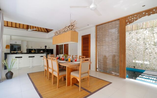 Fabulous Private Villa, 3 BR, Canggu With Staff