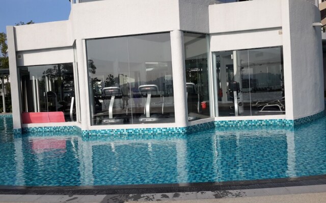 Happy Home At Teega Residence