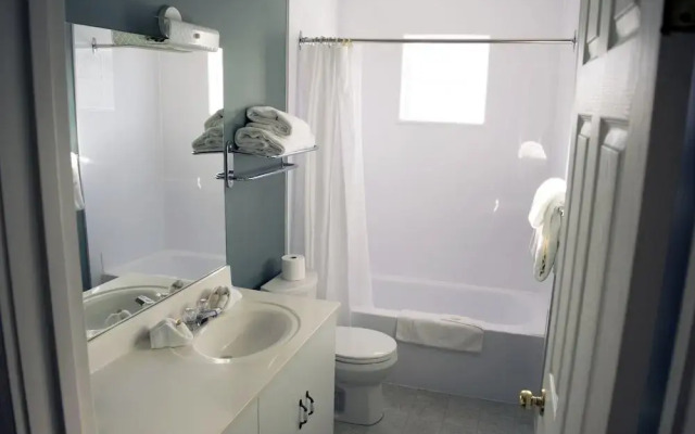 Banff Boundary Lodge