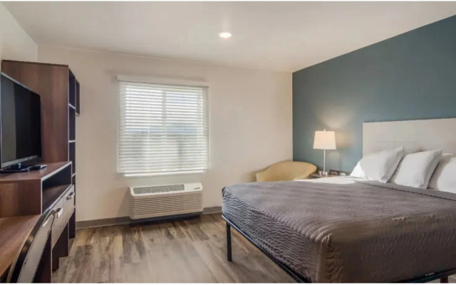 WoodSpring Suites Libertyville - Chicago