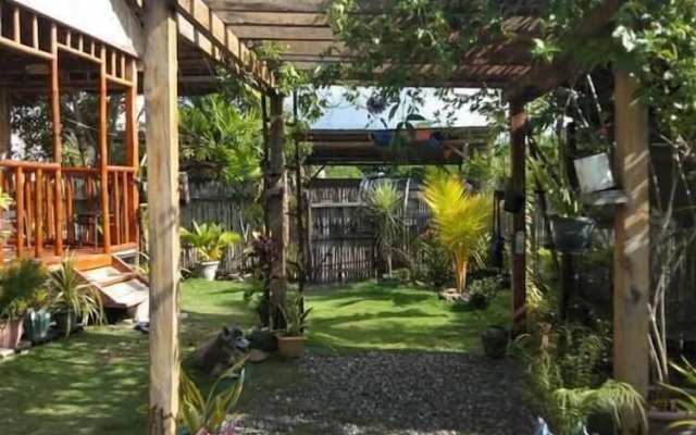 Titanic's Nipa Huts by Hiverooms