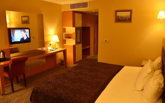 Grand Simay Hotel