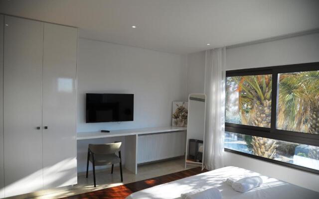 Holiday 6 Bedroom Luxury Villa
