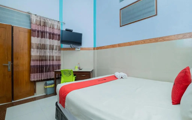 RedDoorz Syariah near Alun Alun Bojonegoro