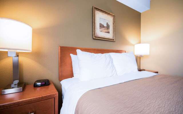 Comfort Inn & Suites