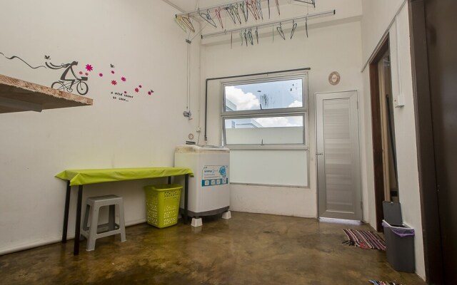 The Traveler Home by OYO Rooms