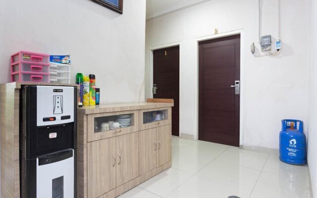 RedDoorz Plus near Lippo Cikarang Mall