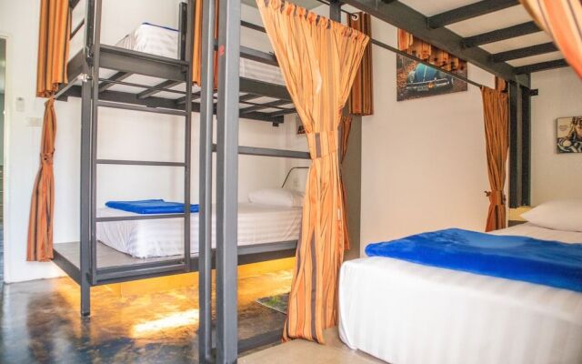 OYO 617 Tira Hostel @ Chalong Phuket