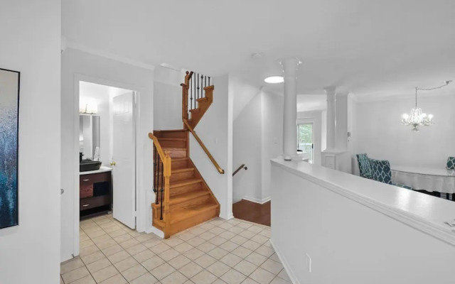 Newly Renovated 3BR in Whitby Family-friendly