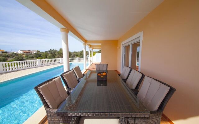 D08 - Bay View Villa in Vale da Lama