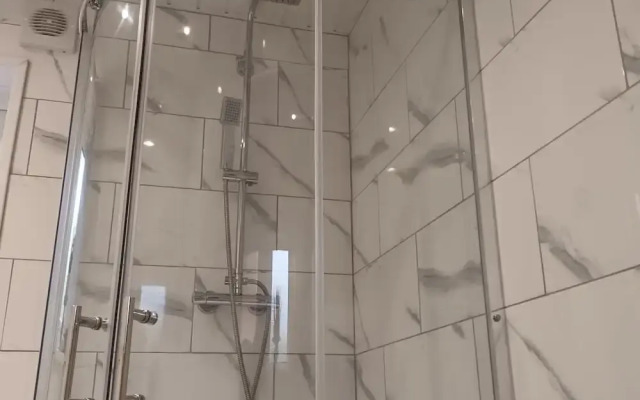 Le Hub - 1BR Apartment - Sleeps 2 - Wifi