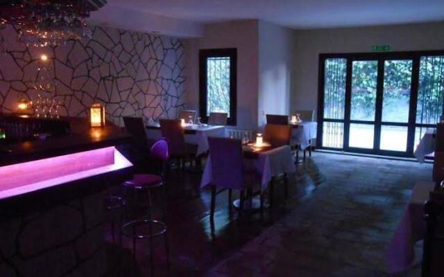 Mavilla Hotel