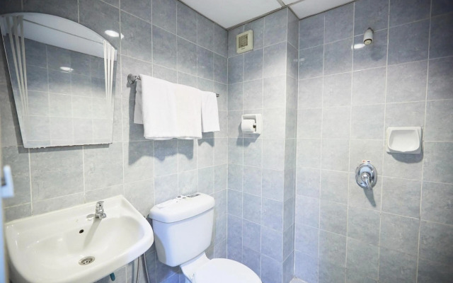 Tang City Hotel, Petaling Street, Merdeka PNB 118 Tower