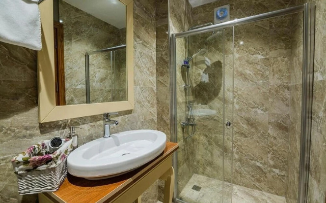 Hotel Million Old City