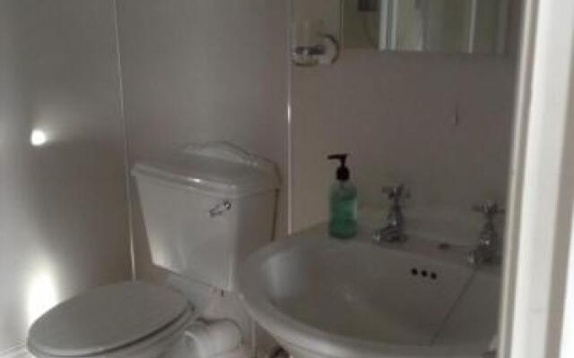 Lee-Side B&B