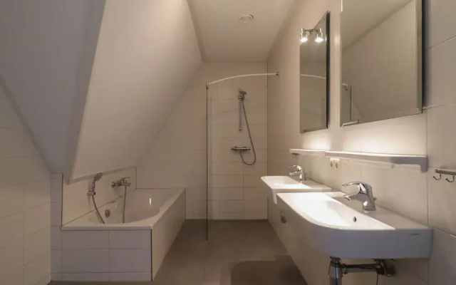 Villa With Whirlpool and Sauna in Makkum
