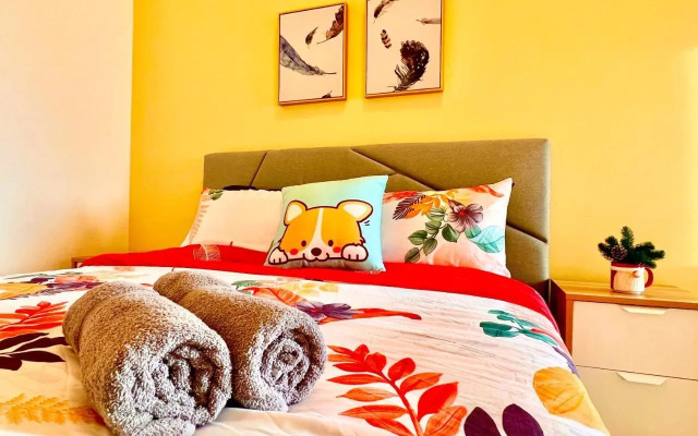 2BR DPristine 9 next to LEGOLAND FREE Parking