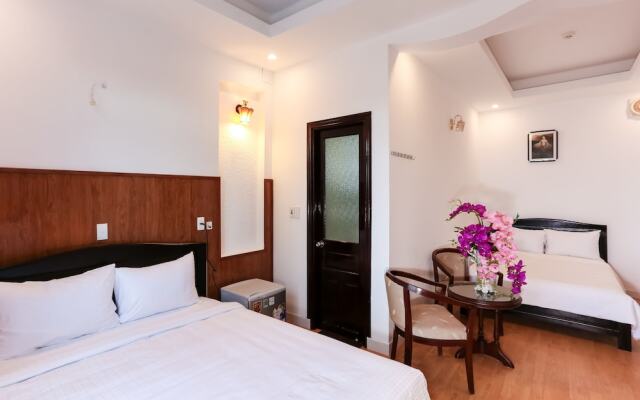 Da Nang Beach Hotel