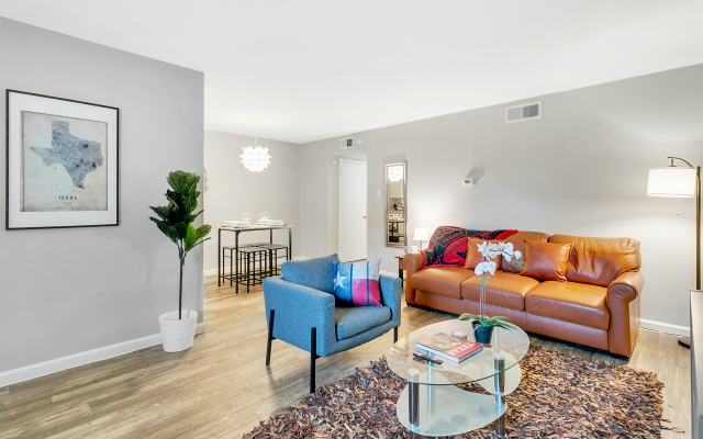 Pearl Location ✔Fast Wifi + Free Parking  ✔Modern Living