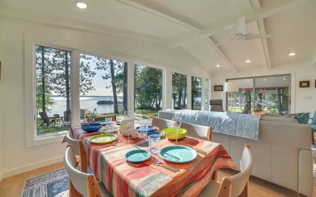 Higgins Lake House w/ Swimming Dock!