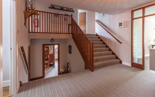 Braeburn Guest House / B&B