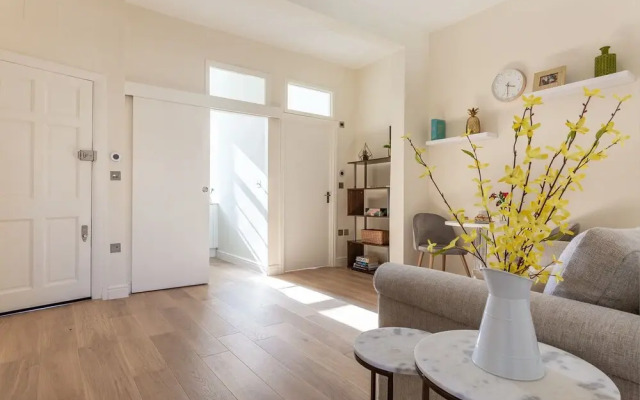 Modern 2BR Townhouse with Private Terrace