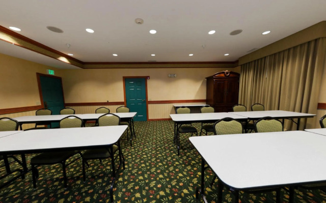 Country Inn & Suites by Radisson, Michigan City, IN