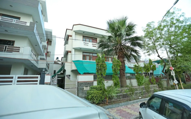 OYO 9071 Comfort Zone Guest House