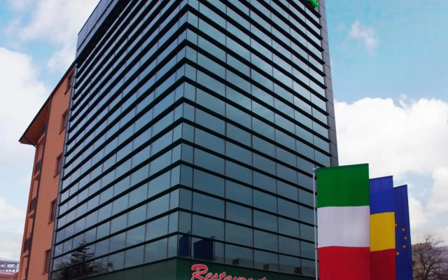 West Plaza Hotel