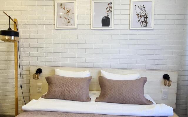 Мириады на улице Геологоразведчиков 2