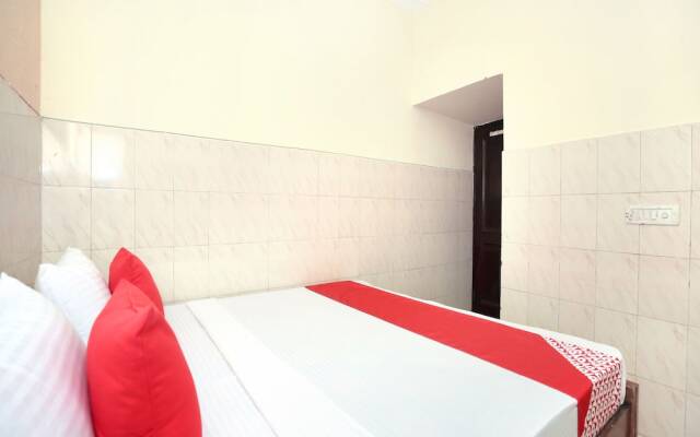 OYO 12967 Hotel Simran